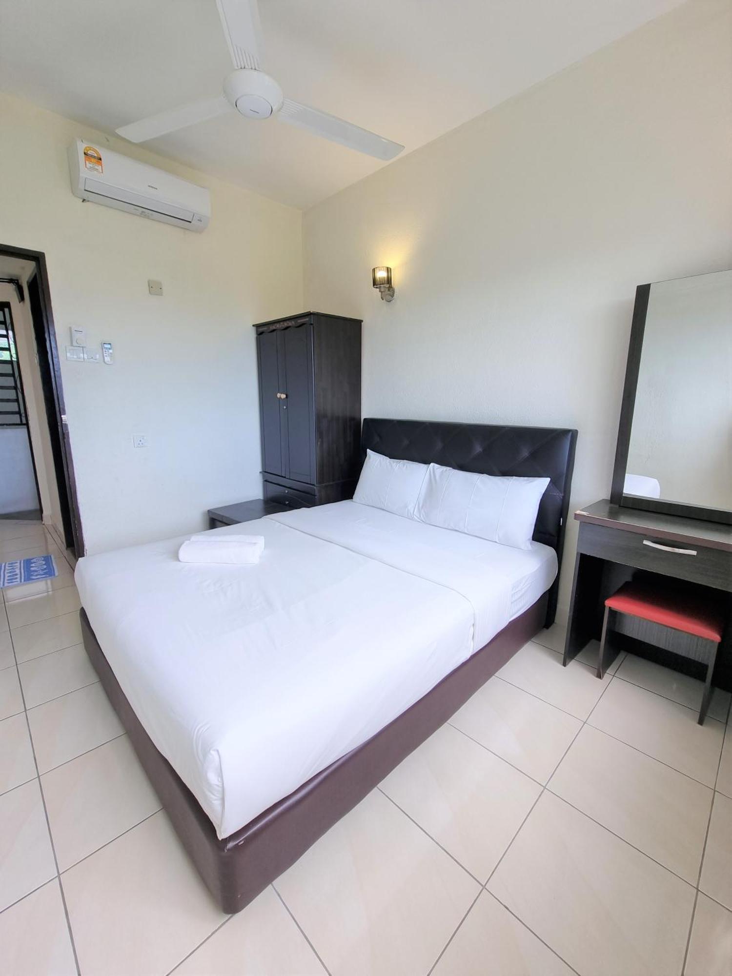 Green Ocean Seaview Apartment Batu Feringgi Exterior foto