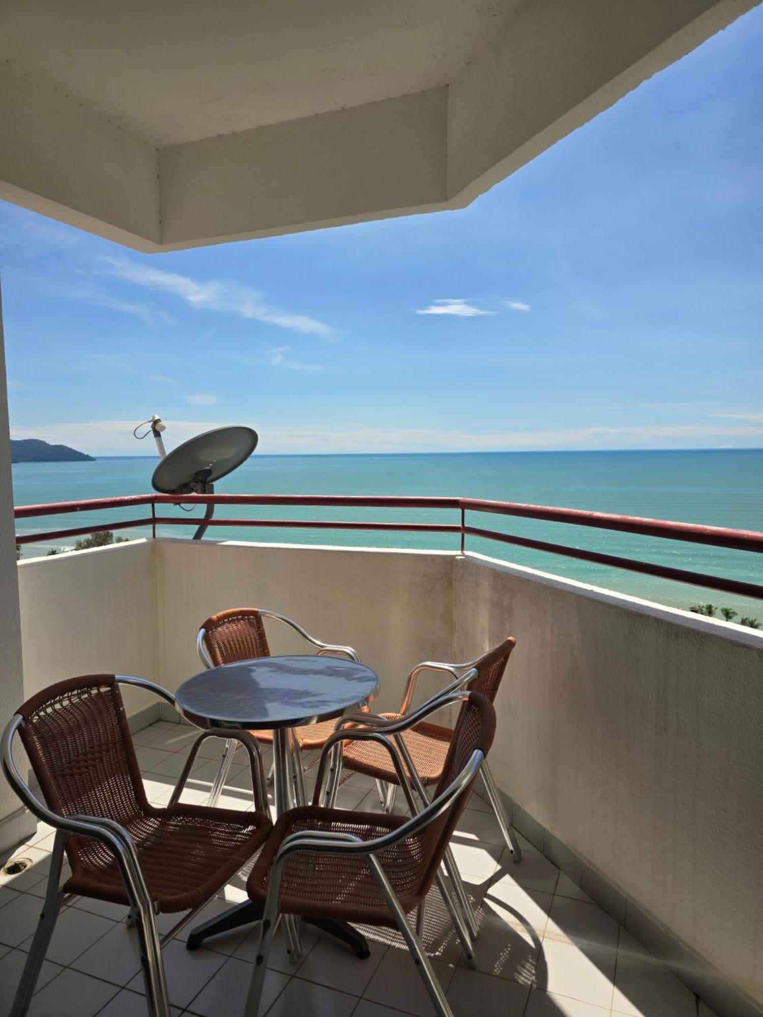 Green Ocean Seaview Apartment Batu Feringgi Exterior foto